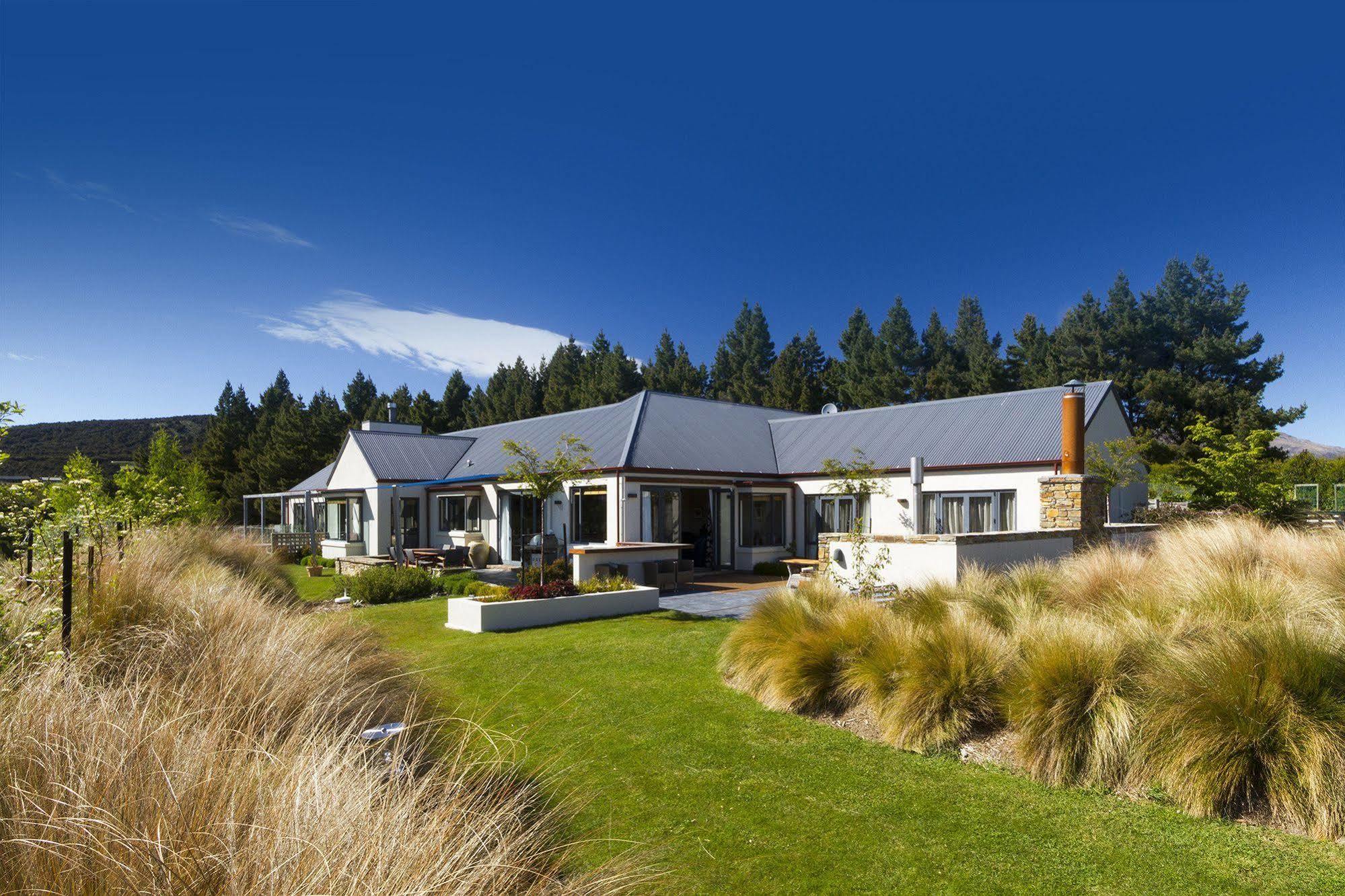 Alpine Peaks Apartment Wanaka Buitenkant foto