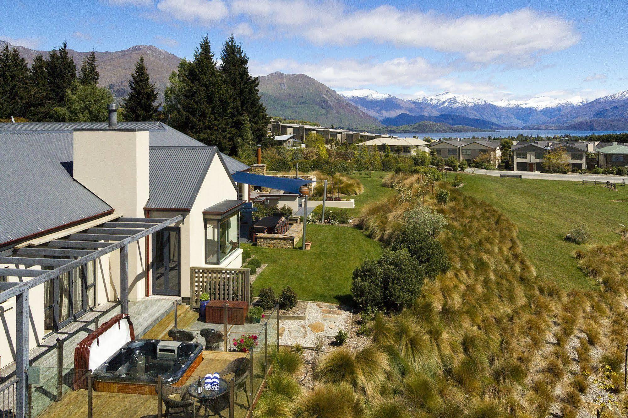 Alpine Peaks Apartment Wanaka Buitenkant foto