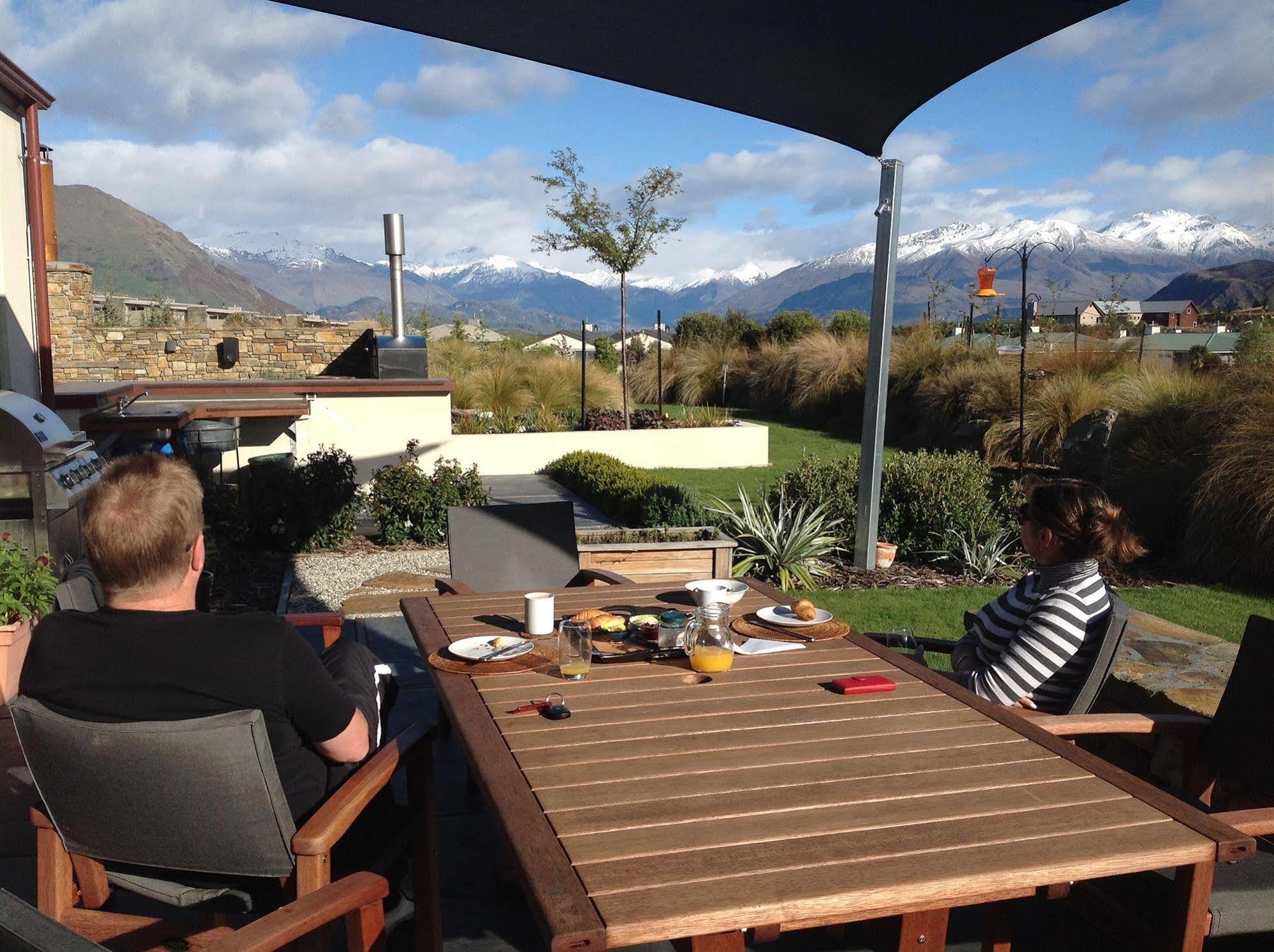 Alpine Peaks Apartment Wanaka Buitenkant foto