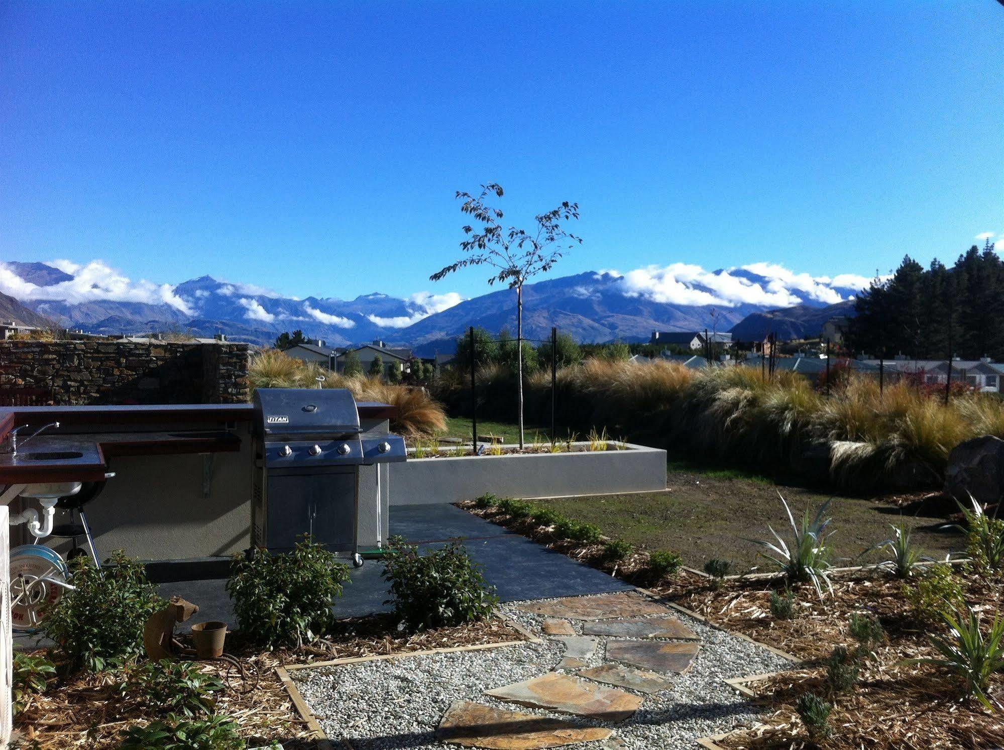 Alpine Peaks Apartment Wanaka Buitenkant foto